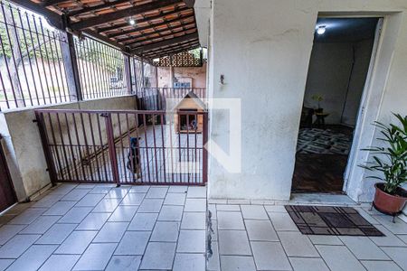 Casa à venda com 360m², 3 quartos e 2 vagas Casa à venda com 360m², 3 quartos e 2 vagasVaranda