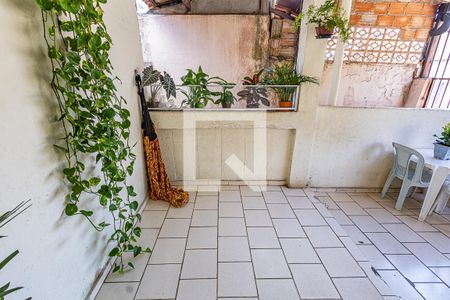 Casa à venda com 360m², 3 quartos e 2 vagas Casa à venda com 360m², 3 quartos e 2 vagasVaranda