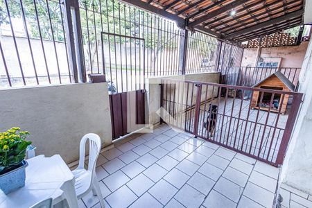 Casa à venda com 360m², 3 quartos e 2 vagas Casa à venda com 360m², 3 quartos e 2 vagasVaranda