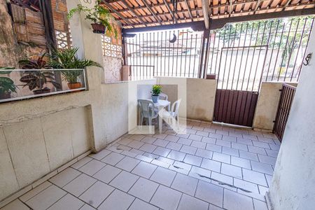Casa à venda com 360m², 3 quartos e 2 vagas Casa à venda com 360m², 3 quartos e 2 vagasVaranda