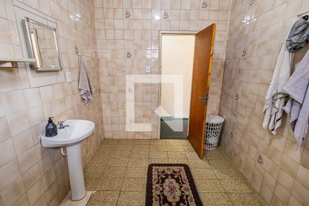 Casa à venda com 360m², 3 quartos e 2 vagas Casa à venda com 360m², 3 quartos e 2 vagasBanheiro