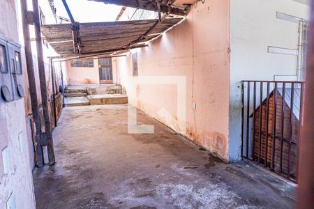 Casa à venda com 360m², 3 quartos e 2 vagas Casa à venda com 360m², 3 quartos e 2 vagasQuintal / vaga de garagem