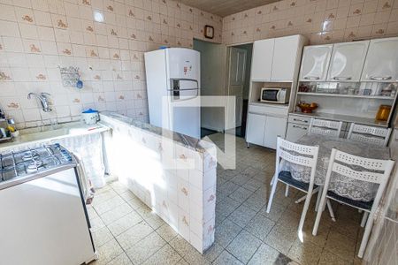 Casa à venda com 360m², 3 quartos e 2 vagas Casa à venda com 360m², 3 quartos e 2 vagasCozinha