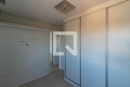Quarto de apartamento para alugar com 2 quartos, 55m² em João Pinheiro, Belo Horizonte