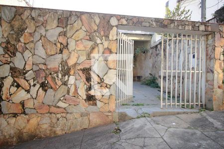 Casa à venda com 350m², 6 quartos e 2 vagasFachada