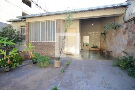 Casa à venda com 350m², 6 quartos e 2 vagasFachada Interna