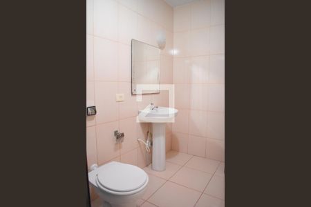 Casa de condomínio para alugar com 185m², 4 quartos e 2 vagasBanheiro 2