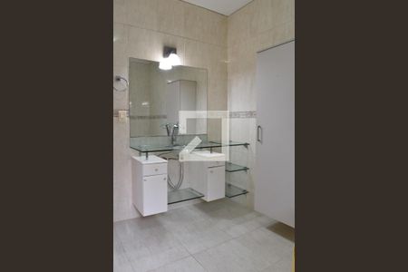 Casa de condomínio para alugar com 185m², 4 quartos e 2 vagasBanheiro Suíte