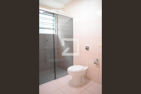 Casa de condomínio para alugar com 185m², 4 quartos e 2 vagasBanheiro 2