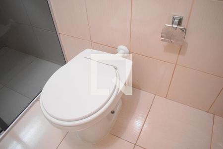Casa de condomínio para alugar com 185m², 4 quartos e 2 vagasBanheiro 2