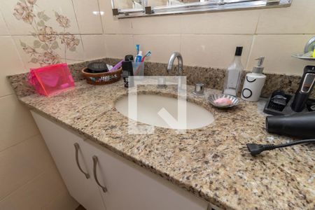 Casa à venda com 380m², 4 quartos e 2 vagasBanheiro da Suíte 2