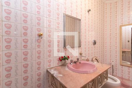 Casa à venda com 380m², 4 quartos e 2 vagasBanheiro 4