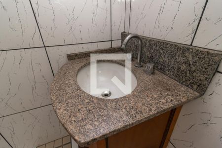 Casa à venda com 380m², 4 quartos e 2 vagasEdícula - Banheiro