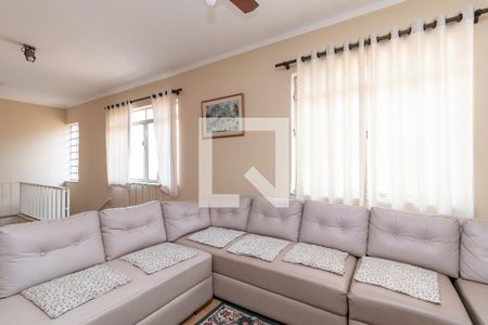 Casa à venda com 380m², 4 quartos e 2 vagasSala de TV