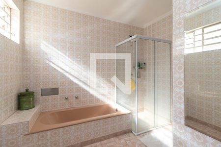 Casa à venda com 380m², 4 quartos e 2 vagasBanheiro da Suíte 1