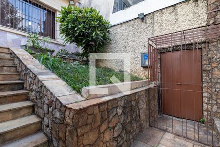 Casa à venda com 380m², 4 quartos e 2 vagasEntrada