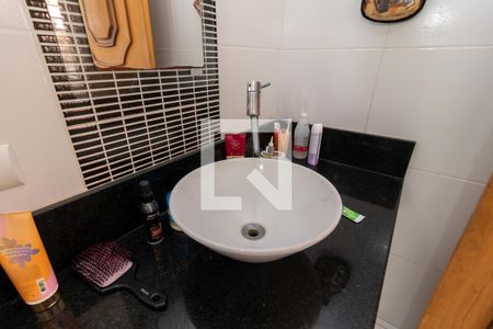 Casa à venda com 380m², 4 quartos e 2 vagasBanheiro 3