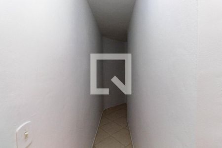 Casa à venda com 180m², 4 quartos e 2 vagasCorredor