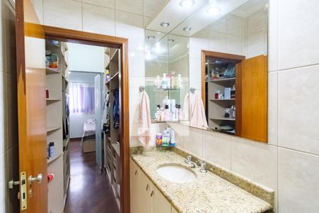 Casa à venda com 226m², 3 quartos e 3 vagasBanheiro da Suíte