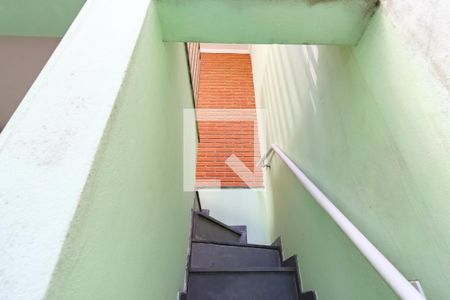 Casa à venda com 226m², 3 quartos e 3 vagasEscada para o terraço