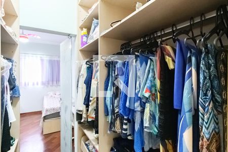 Casa à venda com 226m², 3 quartos e 3 vagasCloset da suíte