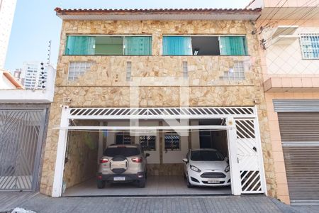 Casa à venda com 226m², 3 quartos e 3 vagasFachada