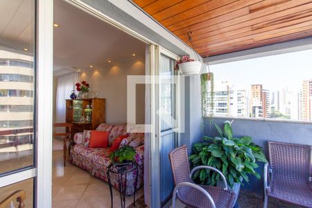 Apartamento à venda com 147m², 3 quartos e 2 vagas Apartamento à venda com 147m², 3 quartos e 2 vagasVaranda