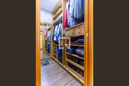 Apartamento à venda com 147m², 3 quartos e 2 vagas Apartamento à venda com 147m², 3 quartos e 2 vagasCloset da suíte 1