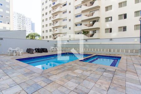 Apartamento à venda com 147m², 3 quartos e 2 vagas Apartamento à venda com 147m², 3 quartos e 2 vagasÁrea comum - Piscina
