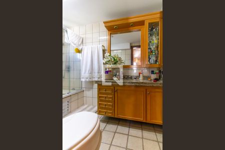 Apartamento à venda com 147m², 3 quartos e 2 vagas Apartamento à venda com 147m², 3 quartos e 2 vagasBanheiro da Suíte 1