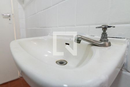 Casa à venda com 400m², 4 quartos e 3 vagasCasa 3 - Banheiro Social Detalhe
