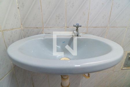 Casa à venda com 400m², 4 quartos e 3 vagasCasa 3 - Banheiro da Suite Detalhe