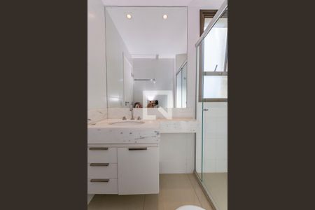 Apartamento para alugar com 55m², 1 quarto e 2 vagas Apartamento para alugar com 55m², 1 quarto e 2 vagasBanheiro da Suíte