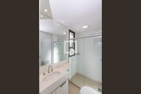 Apartamento para alugar com 55m², 1 quarto e 2 vagas Apartamento para alugar com 55m², 1 quarto e 2 vagasBanheiro da Suíte
