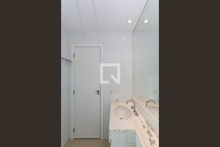 Apartamento para alugar com 55m², 1 quarto e 2 vagas Apartamento para alugar com 55m², 1 quarto e 2 vagasBanheiro da Suíte