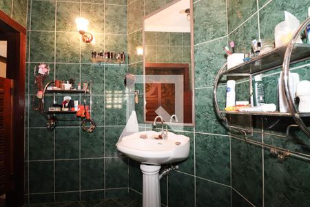 Casa de condomínio para alugar com 500m², 4 quartos e 2 vagasBanheiro da Suíte Master