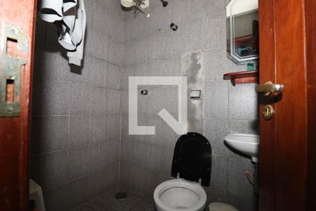 Casa de condomínio para alugar com 500m², 4 quartos e 2 vagasBanheiro de Serviço