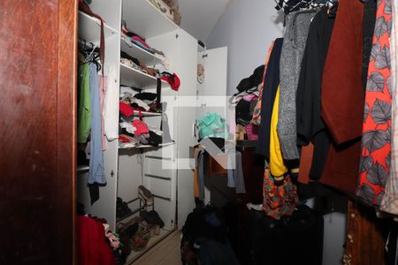 Casa de condomínio para alugar com 500m², 4 quartos e 2 vagasCloset da Suíte 2