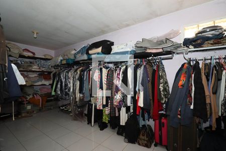 Casa de condomínio para alugar com 500m², 4 quartos e 2 vagasCloset da Suíte Master