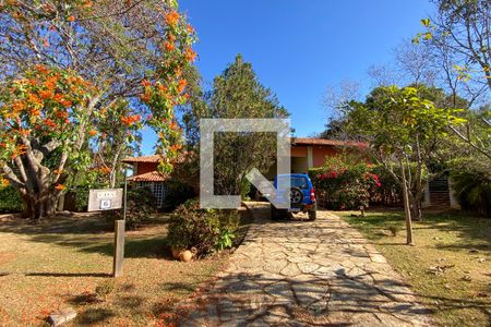 Casa de condomínio para alugar com 500m², 4 quartos e 2 vagasFachada