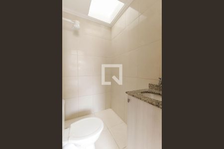 Banheiro da Suíte 1 de casa de condomínio à venda com 2 quartos, 69m² em Vila Campanela, São Paulo