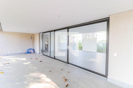 Varanda de casa de condomínio à venda com 4 quartos, 719m² em Jardim Cordeiro, São Paulo