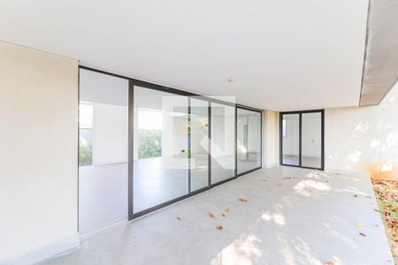 Varanda de casa de condomínio à venda com 4 quartos, 719m² em Jardim Cordeiro, São Paulo