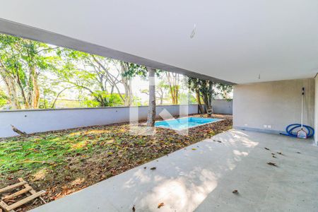 Varanda de casa de condomínio à venda com 4 quartos, 719m² em Jardim Cordeiro, São Paulo