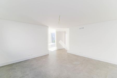 Casa de condomínio à venda com 712m², 4 quartos e 4 vagasSala de TV