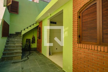 Casa à venda com 266m², 3 quartos e 3 vagasEscada