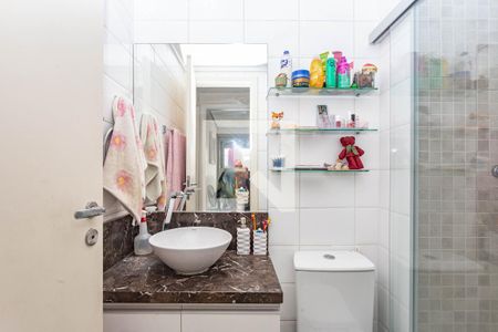 Banheiro de apartamento à venda com 2 quartos, 105m² em Vila Vera, São Paulo