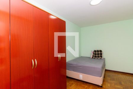 Casa à venda com 400m², 5 quartos e 2 vagas Casa à venda com 400m², 5 quartos e 2 vagasQuarto 3