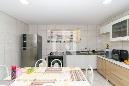 Casa à venda com 400m², 5 quartos e 2 vagas Casa à venda com 400m², 5 quartos e 2 vagasCozinha