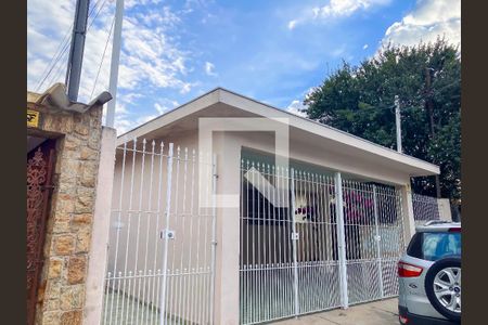 Casa à venda com 400m², 5 quartos e 2 vagas Casa à venda com 400m², 5 quartos e 2 vagasFachada